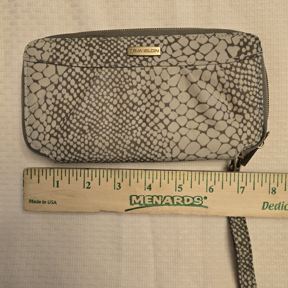 TRAVELON Clutch Wallet RFID Blocking Zip Around Travel Security Vacation EUC - Picture 8 of 9